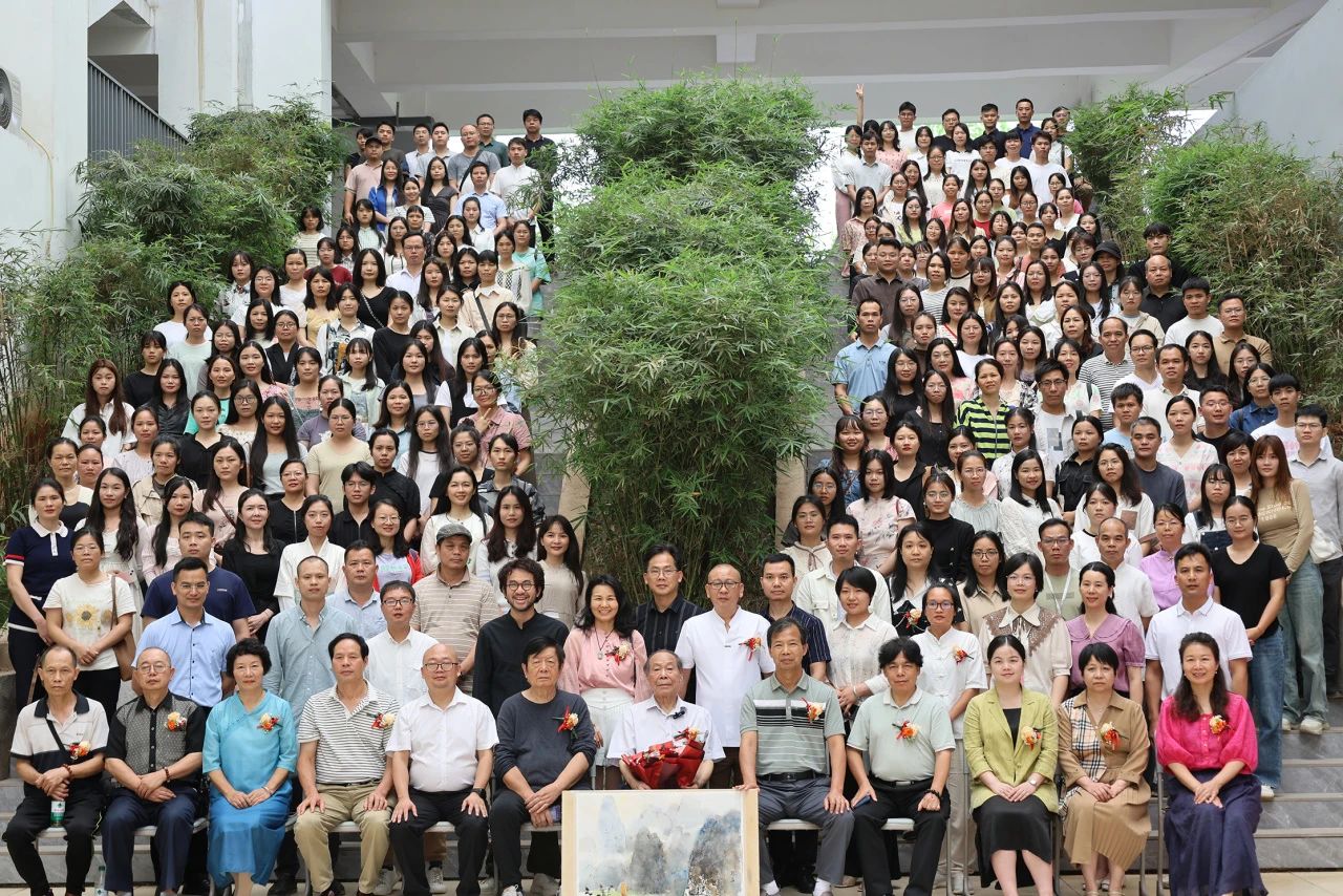 桂平市中小学美术教师水彩画专题培训活动暨大藤峡水彩画社成立仪式在我校顺利举行 丨 星空体育登录网页入口(中国)官方网站